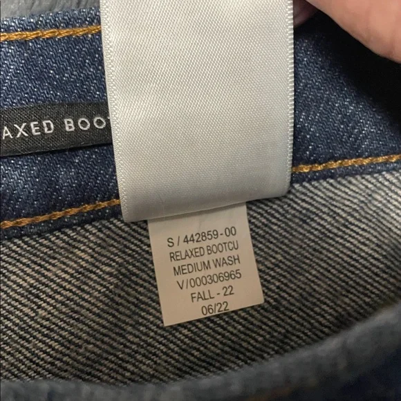 NWOT Banana Republic High Rise Relaxed Bootcut Jeans size 26 - Picture 4 of 11